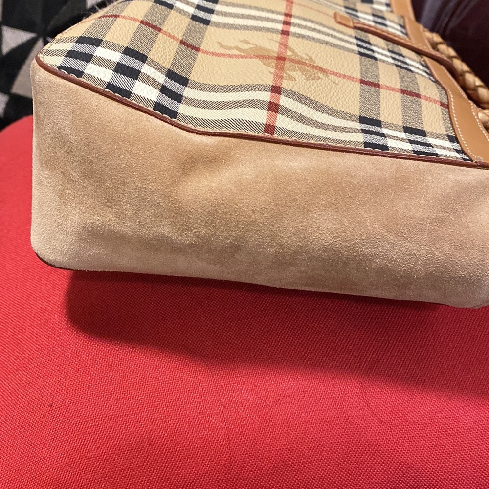 Burberry London Authentic handbag. In better than good condition. - Picture 5 of 16